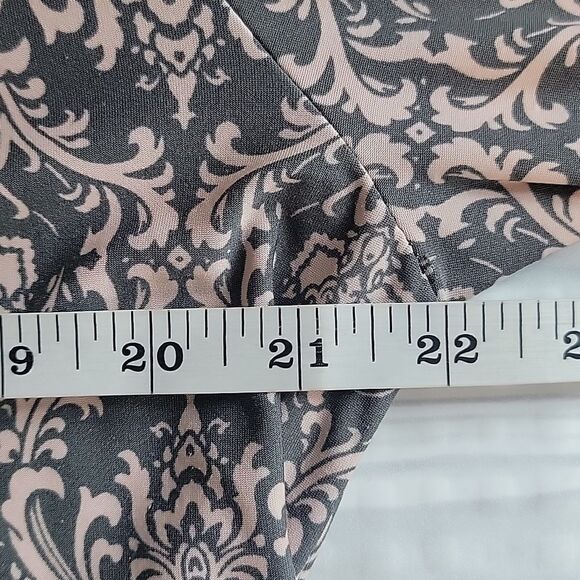 Rene Rofe robe midi length sleepwear damask print in grey & pink Women's Size M - Picture 11 of 12